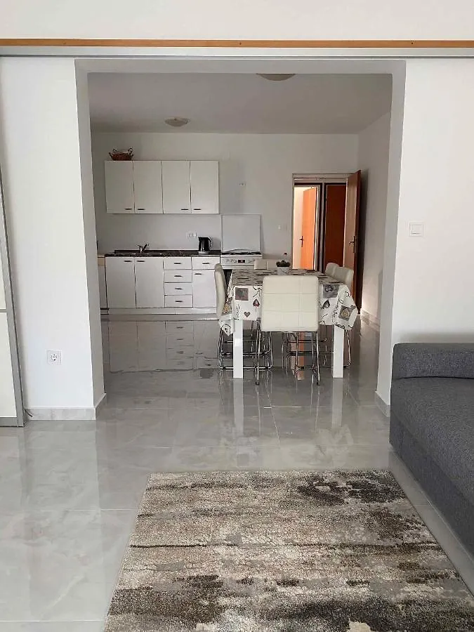 Apartment Kampor 2