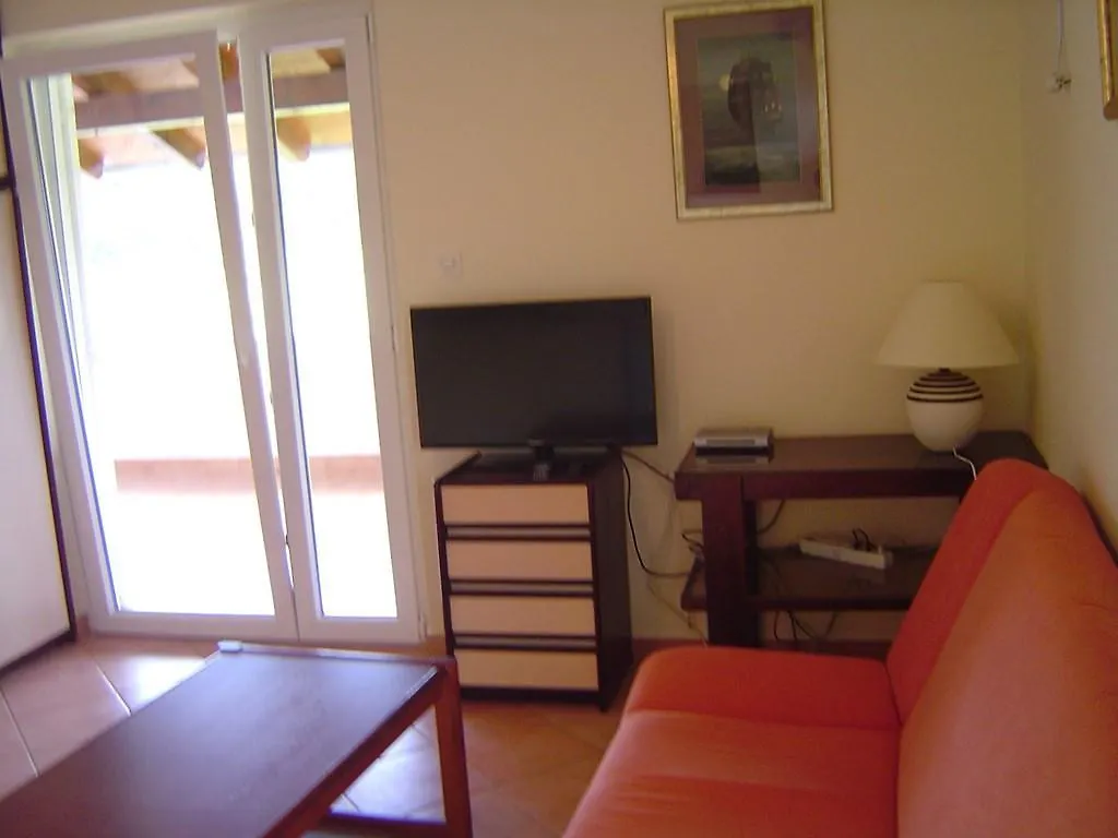 Apartment Kampor 2