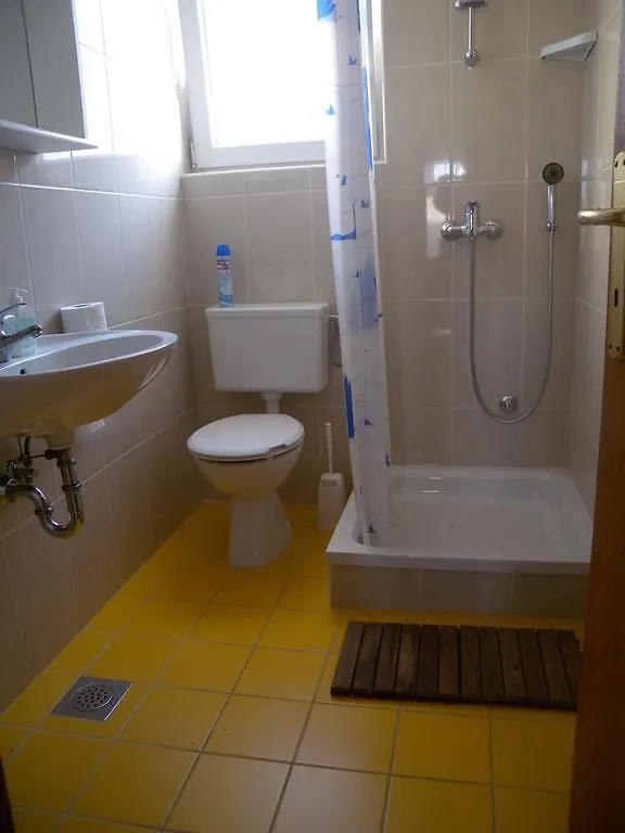 Apartment Kampor 2