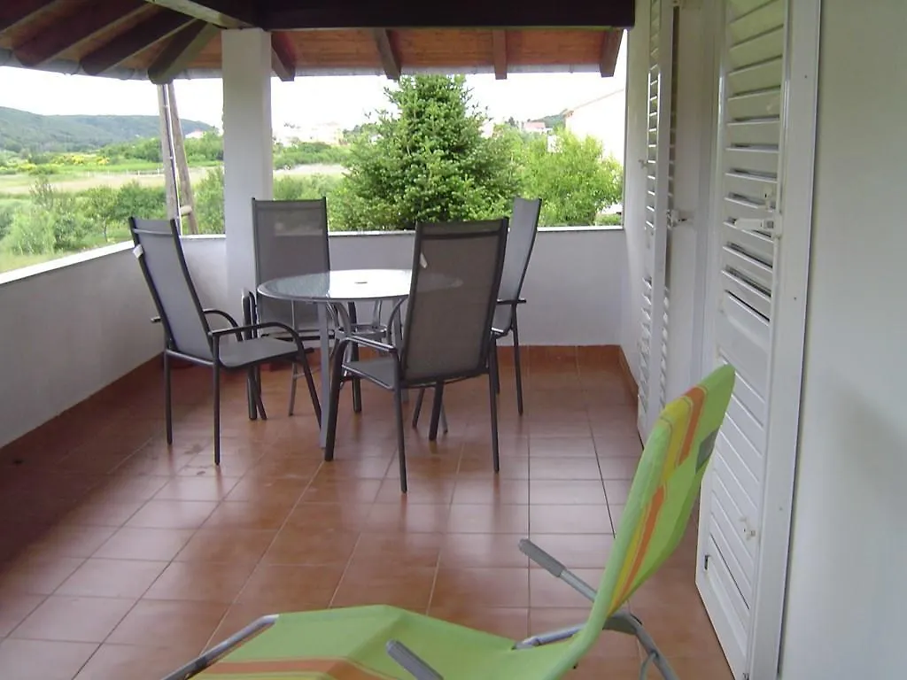 Apartment Kampor 2 0*,