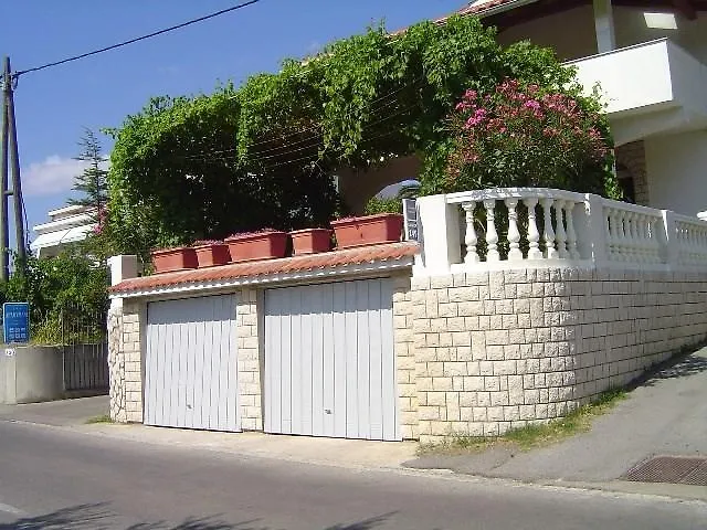 Apartment Kampor 2
