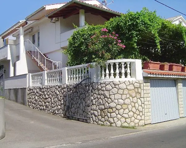 Apartment Kampor 2