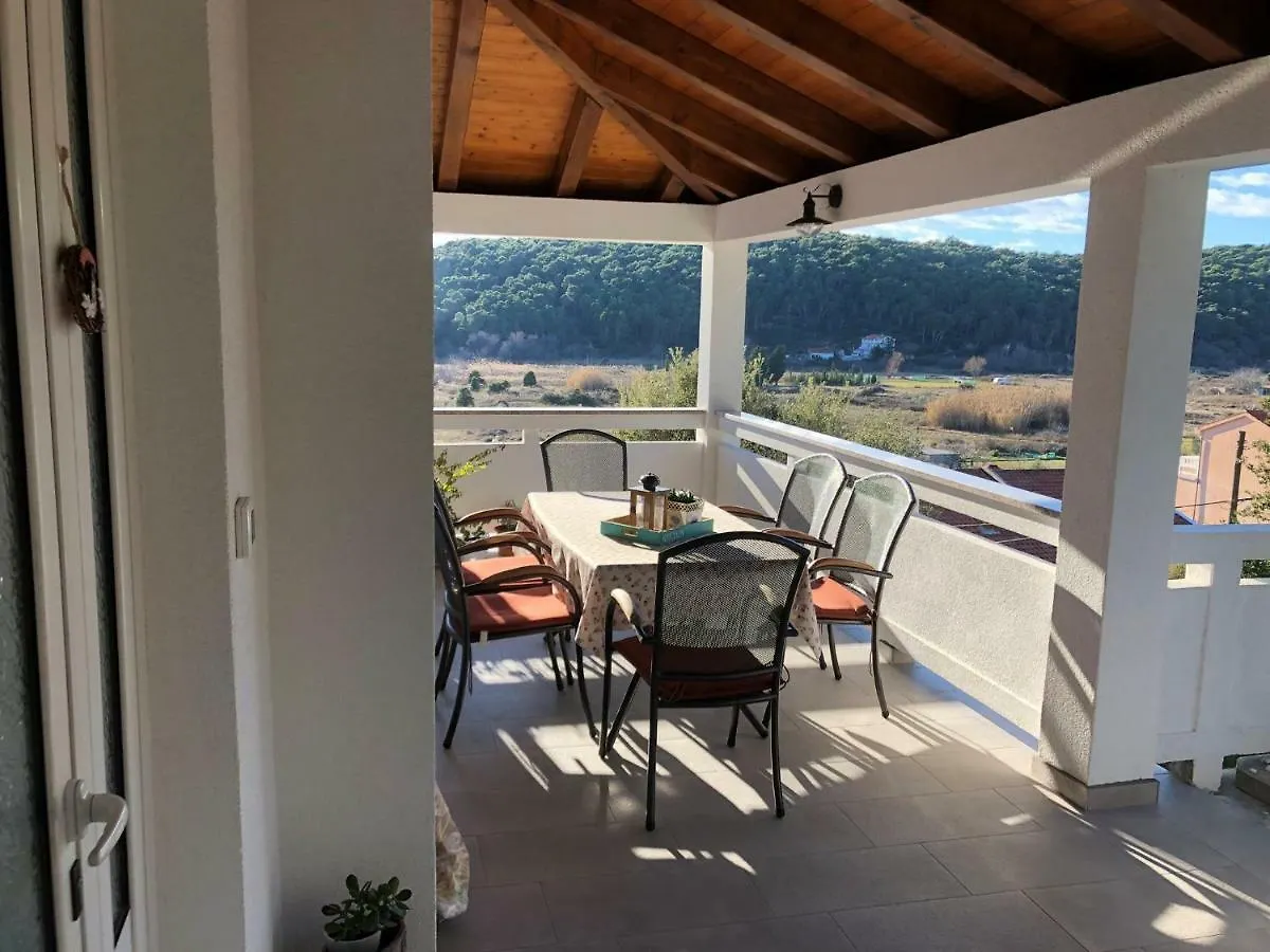 Apartment Kampor 2