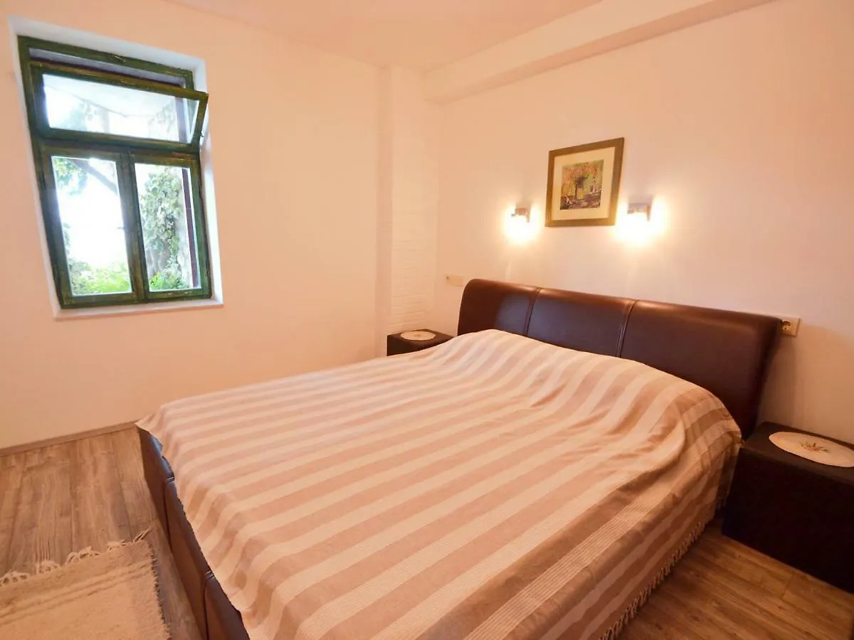 Apartment Kampor 2